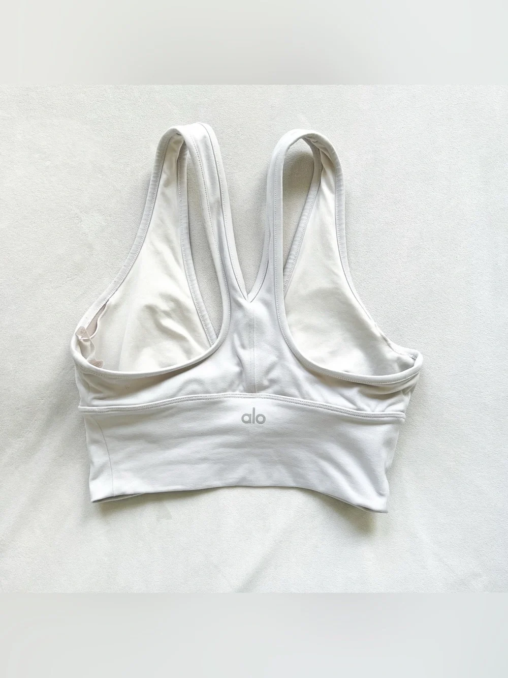ALO Yoga White Cream V-Neck Ruched Front Racerback Sports Bra - Small